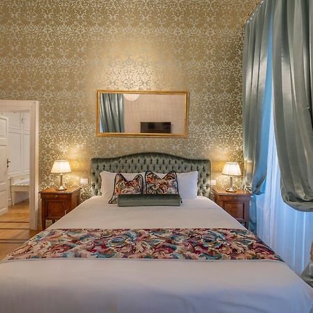Palazzo Monga Boutique Guesthouse Верона Экстерьер фото